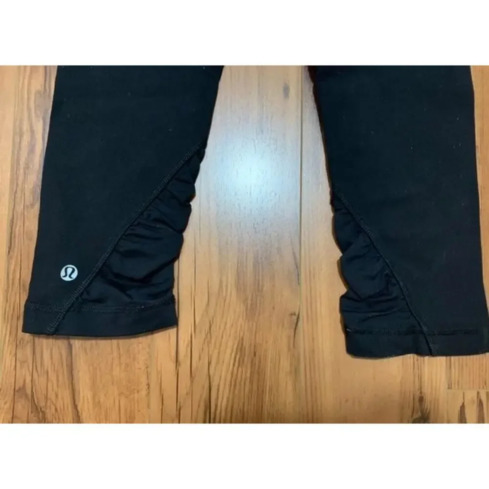 Lululemon Embrace Capri Leggings Black Size 6